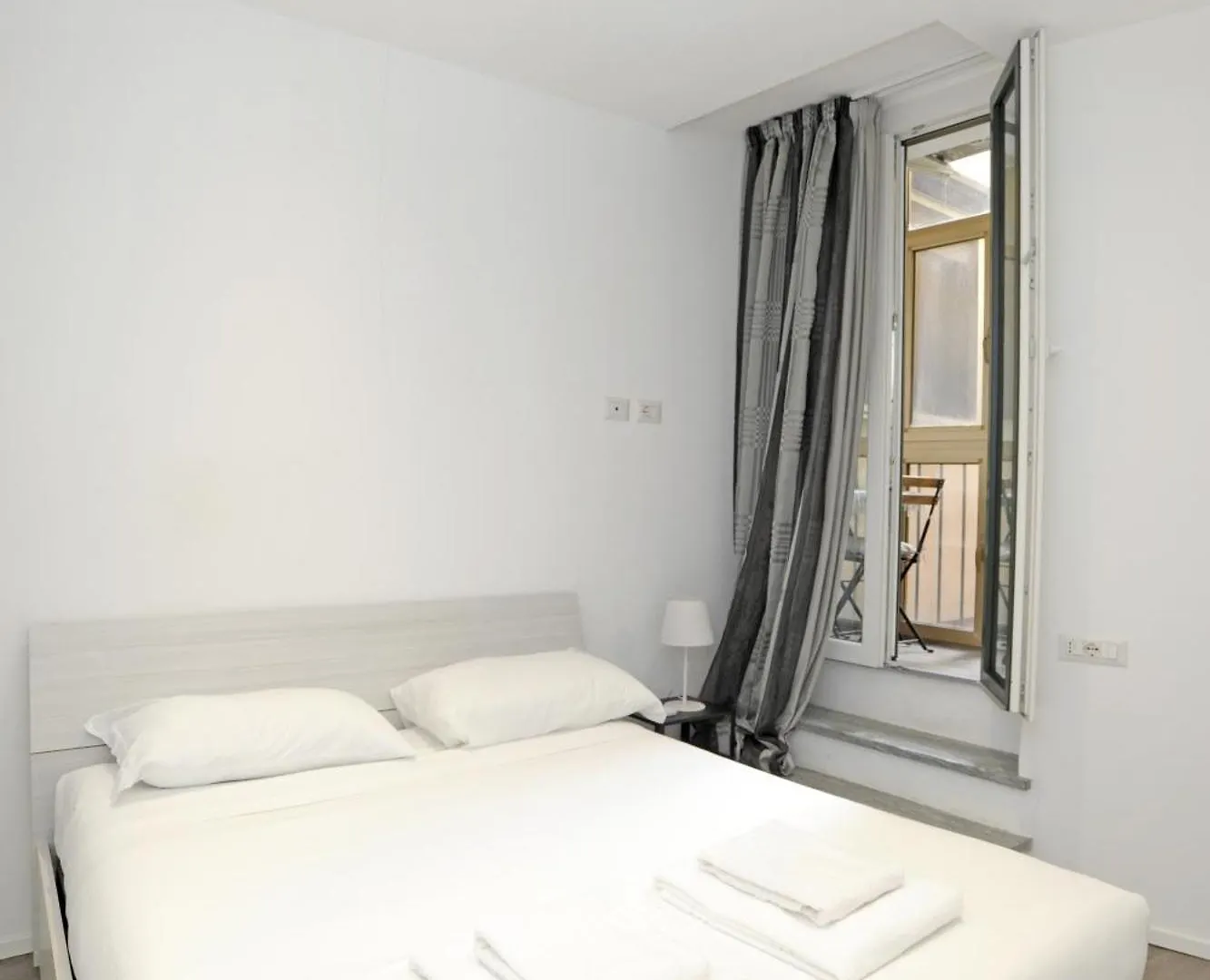 Ticinese 28 Apartment Milan