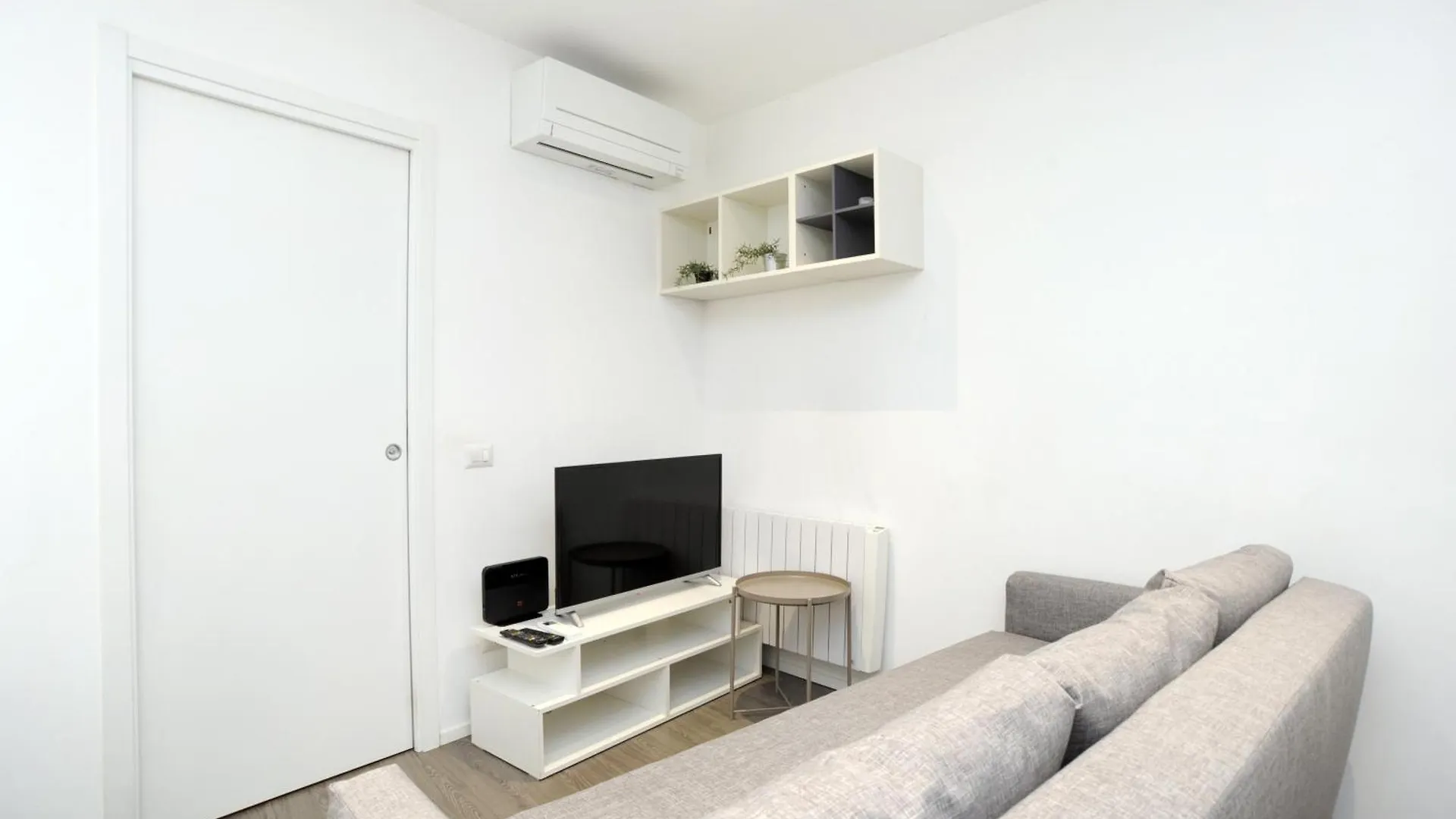 Ticinese 28 Apartment Милан Италия